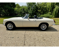 1970 (H) MGB Roadster - Chrome Wires & Overdrive - 2