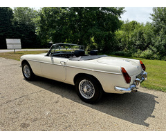 1970 (H) MGB Roadster - Chrome Wires & Overdrive - 3