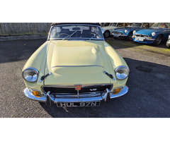 MGB V8 Roadster 1974 in Primrose - 2