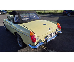 MGB V8 Roadster 1974 in Primrose - 3