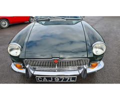 MGB GT 1973 in Dark Racing green.chrome wires - 3
