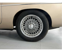 MG B 1972 Gold - 10